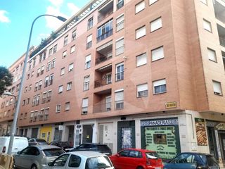 Lloguer Pis  Calle del maestro. Piso de 3 dormitorios amueblado en zona centro