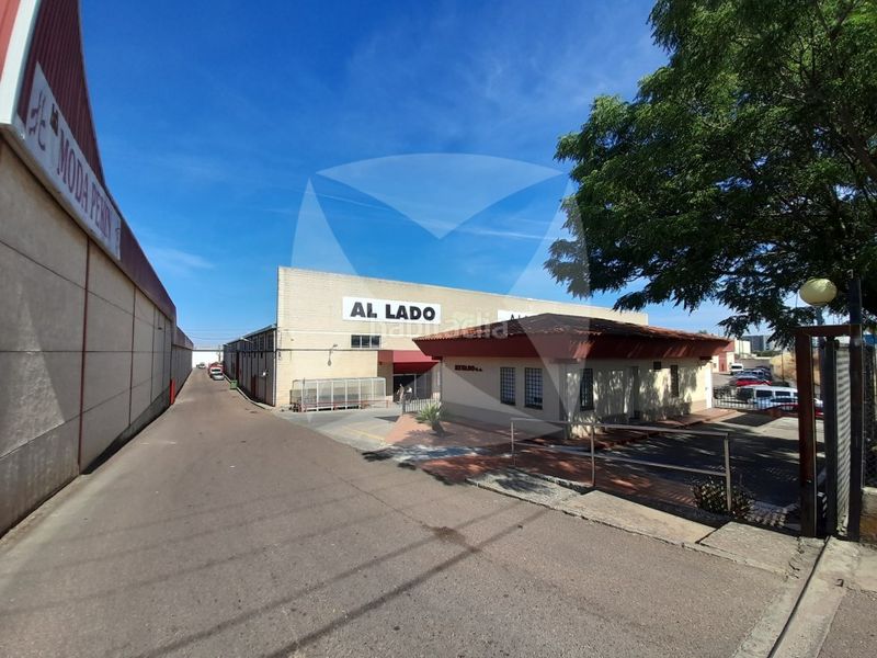 Foto 712c97cb-20dd-4540-8da3-42e0c08a098b. Nau industrial a La Estación Badajoz