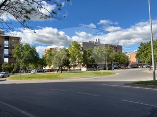 Lloguer Local Comercial  Calle gaspar mendez. Local adaptado en alquiler. zona huertas rosales