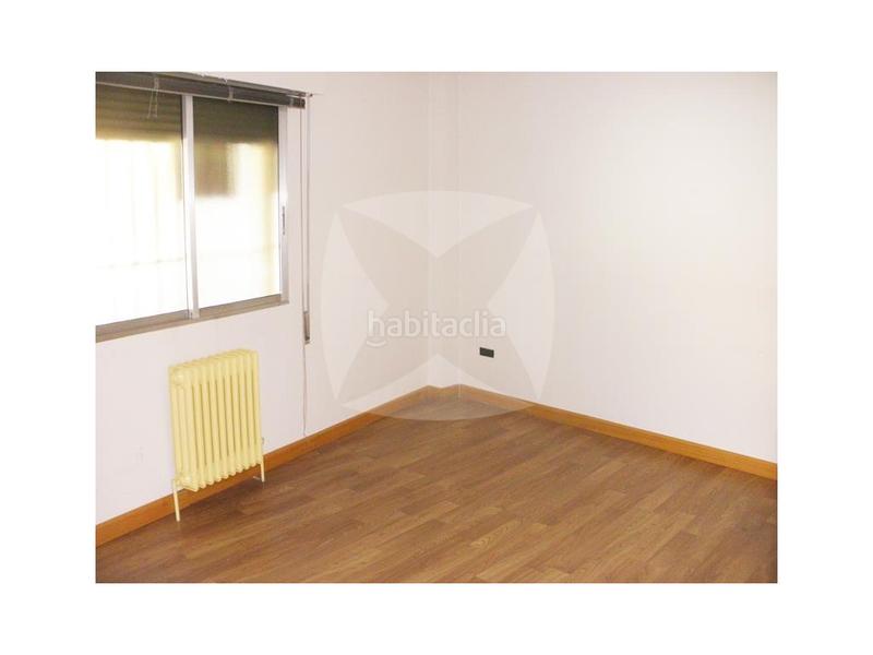 Foto c690bf70-2e8a-404b-bc05-654976f98adf. Location bureau avec chauffage dans Centro Cáceres