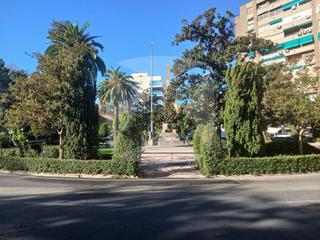 Lloguer Local Comercial  Calle profesor hernández pacheco. Local en venta o alquiler para adaptar. zona de colón