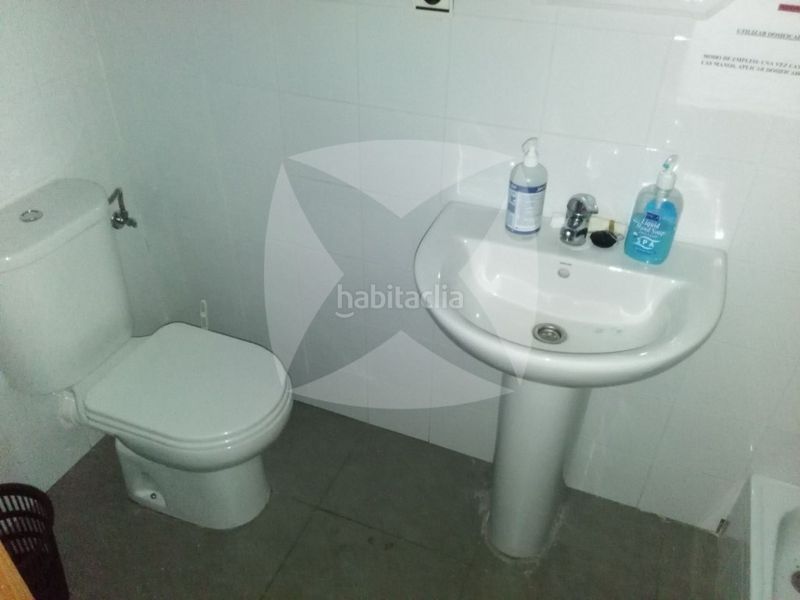 Foto 91e83ecc-7a38-4bc2-8fd0-43a1847d5b0c. Oficina  en venta con despachos y plaza de garaje opcional. zona valdepasillas en Badajoz