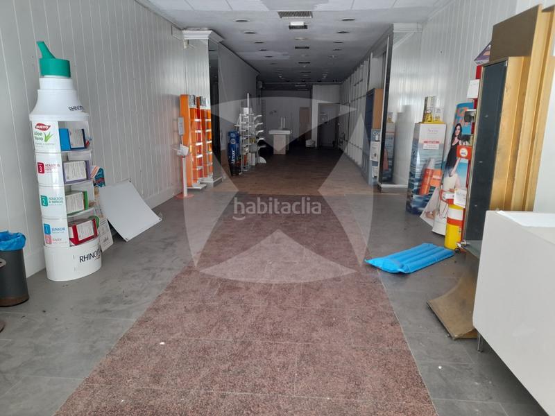 Foto f53aee3c-6a23-4796-be5d-f2e74e12215e. Alquiler local comercial local en pleno centro en Badajoz