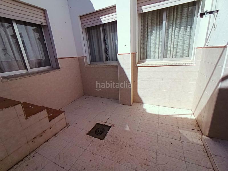 Foto 913ddcc5-6414-4ed8-8ea3-d78d0b3446a2. Casa adossada a Valdetorres