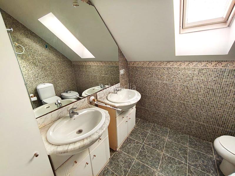 Foto 707ff927-2f7b-4d57-bb29-4791e8ecc059. Xalet amb calefacció aparcament piscina a Oeste Mérida