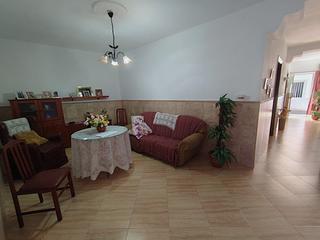 Casa a Calamonte. Casa de pueblo de 293m construidos amplio patio trasero con pote