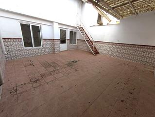 Piso en Centro. Encantadora vivienda en planta alta con terraza soleada y gran p