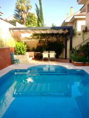 Casa en Sur. Impresionante casa pareada en los bodegones, mérida  gran jardín