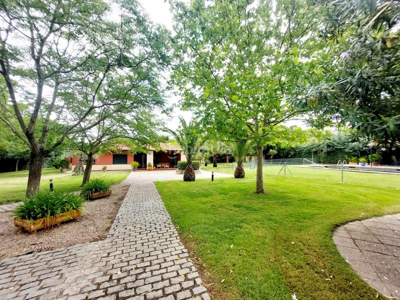 Foto 913b94fa-1adf-4b2e-9fa0-cfbd835f198b. Chalet exclusivo chalet de diseño en Carretera de Sevilla - Los Montitos Badajoz