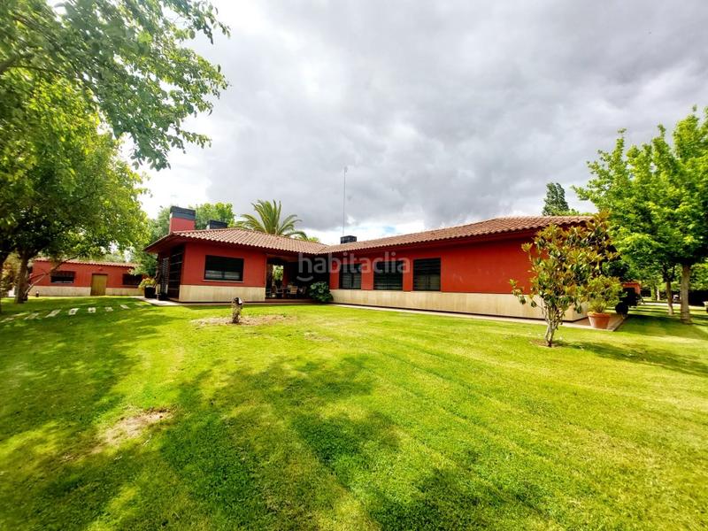 Foto a6a396f3-e8d2-4045-928c-34963167878a. Chalet exclusivo chalet de diseño en Carretera de Sevilla - Los Montitos Badajoz