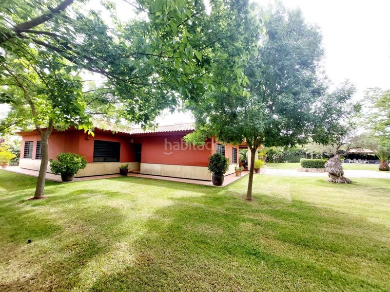 Foto ef2beef9-6543-40c0-b1ee-598cf27db6ab. Chalet exclusivo chalet de diseño en Carretera de Sevilla - Los Montitos Badajoz