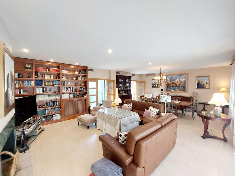 Foto f76bfdc4-1ab0-45e5-9719-61d9c96182ba. Chalet exclusivo chalet de diseño en Carretera de Sevilla - Los Montitos Badajoz