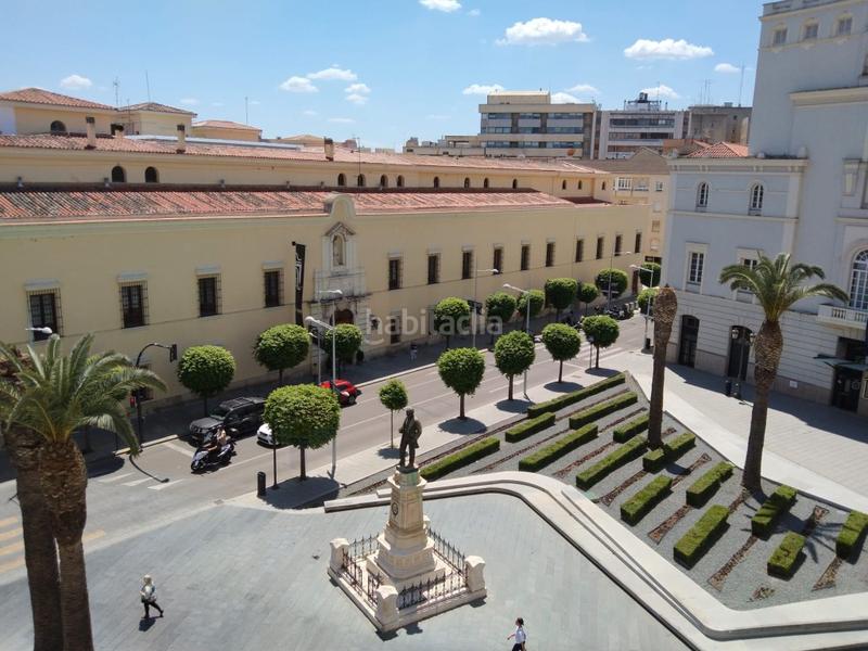 Foto 0f7ea7b1-3a14-4c9b-a42a-ff38fb3d0b8d. Alquiler piso en plaza minayo 5 excelente piso en plaza minayo junto al teatro lopez de ayala en Badajoz