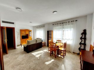 Rent Apartment  Avenida sinforiano madroñero. Amueblado. valdepasillas