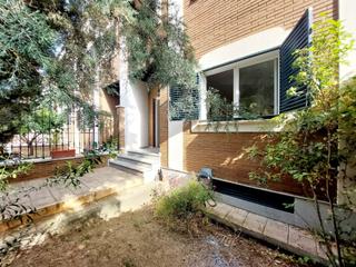 Casa  N/a. Las vaguadas con patio, terraza y garaje privado