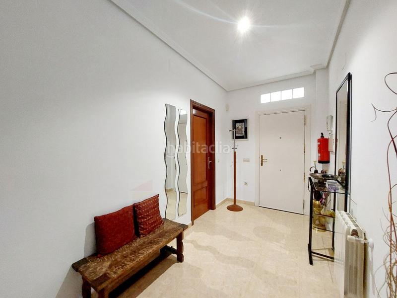 Foto df902574-94ce-452c-9959-e14329b0cf39. Casa adossada amb aparcament a Avenida Elvas Badajoz