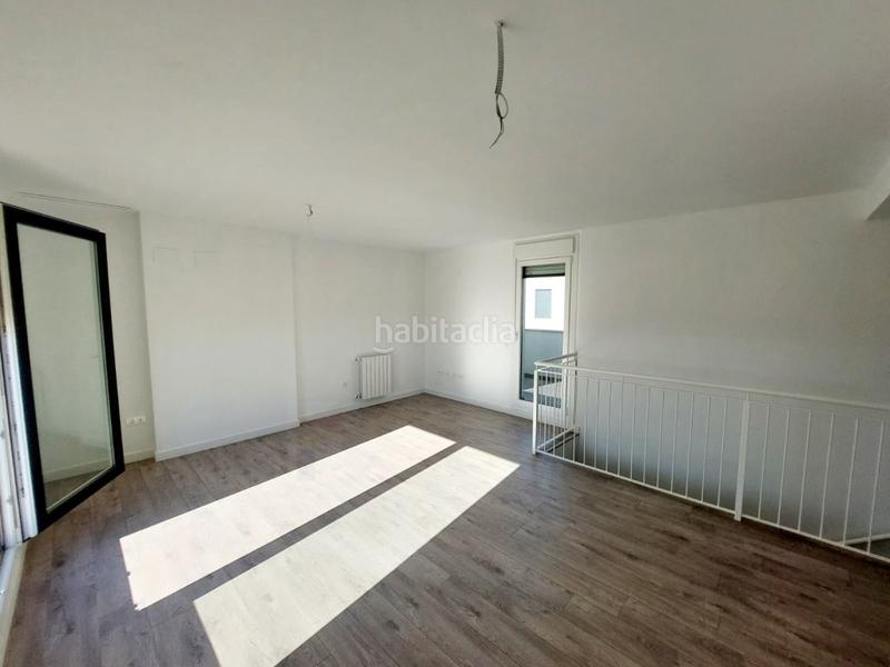 Foto 28e1bb3d-7369-48e4-bbc8-05f1a3d0b5e6. Rent duplex with parking in Avenida Elvas Badajoz