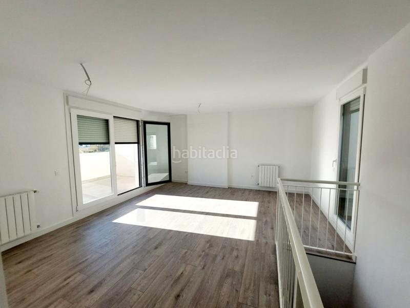 Foto 9b13dd52-0a7d-490a-842a-f8f8052596d1. Rent duplex with parking in Avenida Elvas Badajoz
