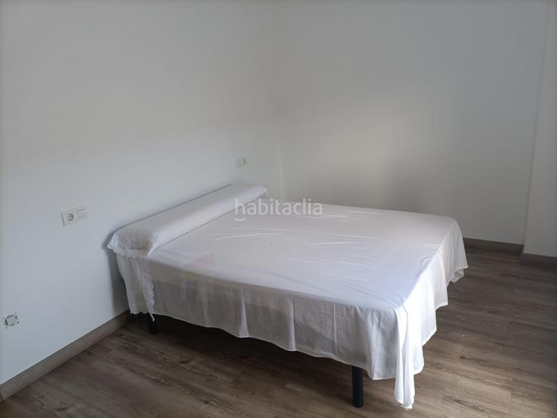 Foto 9ce96807-b8c0-4c03-951a-f8b45b086586. Piso reformado y luminoso piso en cerro gordo. en Badajoz