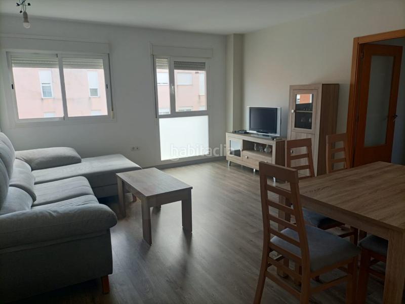 Foto d36ce60a-3473-4367-bd79-8d5b074a2441. Piso reformado y luminoso piso en cerro gordo. en Badajoz