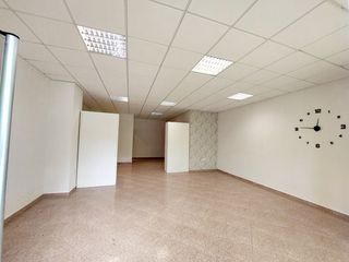 Lloguer Local Comercial  Calle luis alvarez lencero. Valdepasillas
