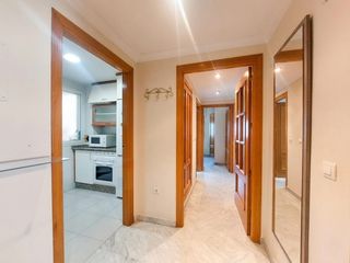 Apartament  Calle antonio chaves. Ctra valverde con piscina