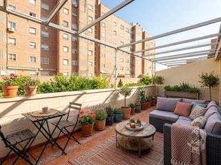 Dúplex a Casco Antiguo. Áticoduplex invertido con terraza