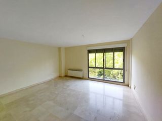 Affitto Appartamento in Maria Auxiliadora - Barriada de Llera. Piso en condes de barcelona