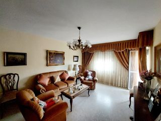 Etagenwohnung in Maria Auxiliadora - Barriada de Llera. Zona maría auxiliadora
