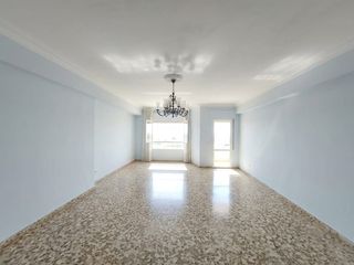 Flat in Pardaleras. Centro, con garaje y trastero