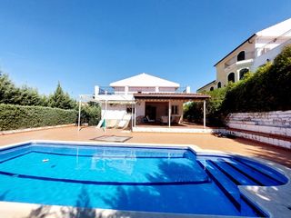 Chalet in Las Vaguadas. Las vaguadas