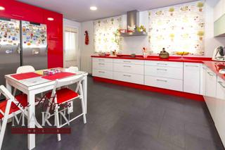 Appartement à Avenida Elvas. Amplio y luminoso piso en cuartón cortijo