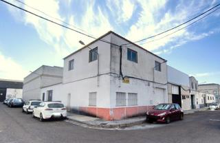 Bâtiment à usage industriel à Maria Auxiliadora - Barriada de Llera. Se vende agrupación de naves en la barriada de llera