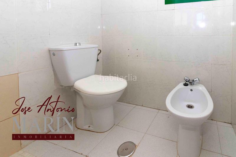 Foto bd83b3dc-1f1a-4952-bb07-ceb2e6a48f56. Casa amb aparcament a Valdelacalzada