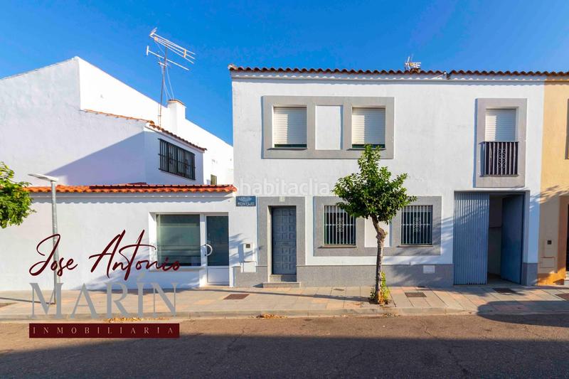 Foto c89b0ede-5aec-46cd-b144-93a25c22d742. Casa amb aparcament a Valdelacalzada