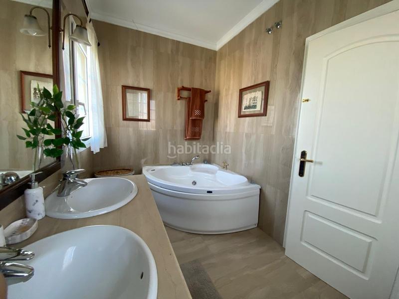 Foto fb6d9efe-c0f6-44e5-96dd-6c8b018ef97d. Chalet avec chauffage parking piscine dans Las Vaguadas Badajoz