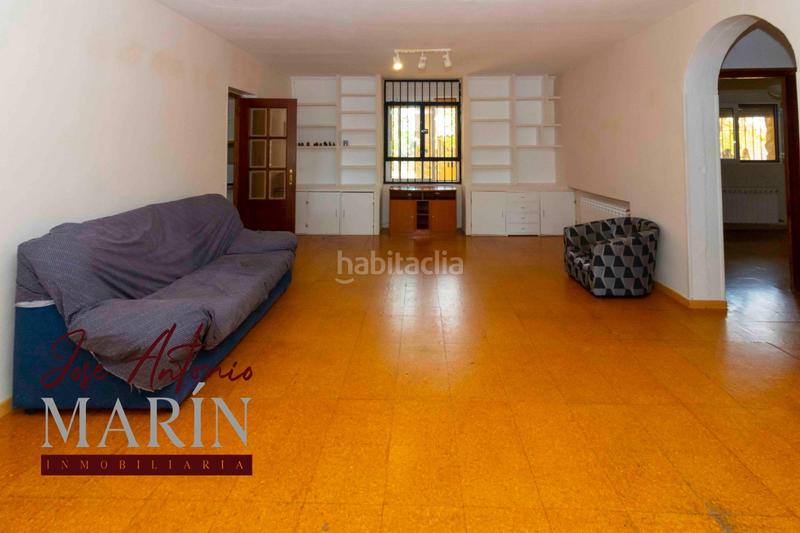 Foto d545bd6d-cdca-4948-acf4-4f0be34c23c0. Casa espectacular chalet en las afueras urbanización campofrío en Badajoz