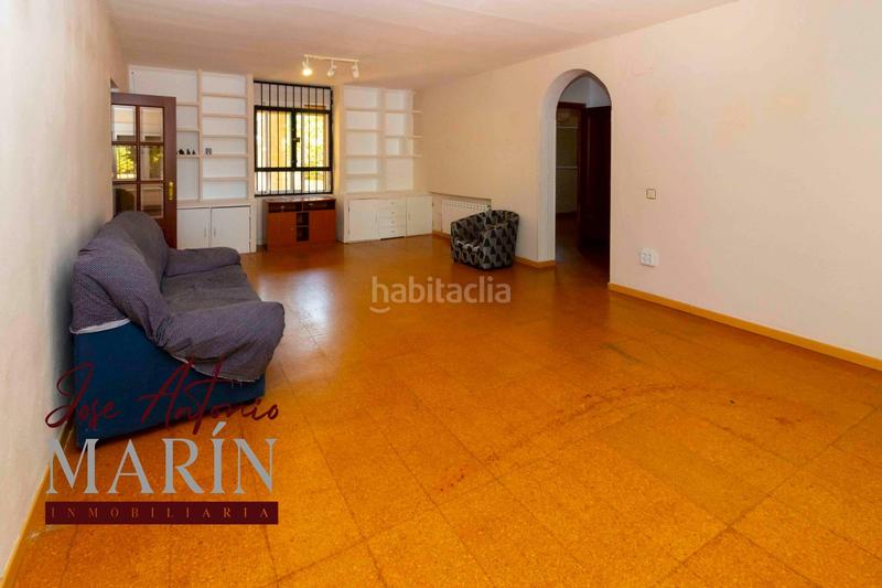 Foto ebd5e495-11b8-4916-a674-fbf84f3f9363. Casa espectacular chalet en las afueras urbanización campofrío en Badajoz