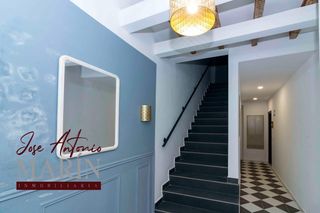 Appartement à Casco Antiguo. Ático de 1 dormitorio totalmente reformado