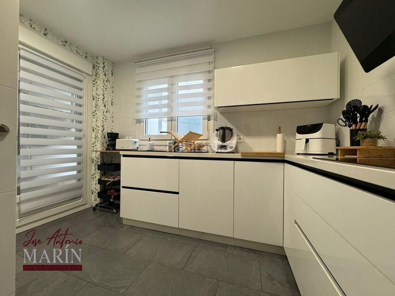 Foto ba60095c-6c44-43cd-93cd-43cc4b258f7a. Pis amb aparcament piscina a Carretera de Sevilla - Los Montitos Badajoz