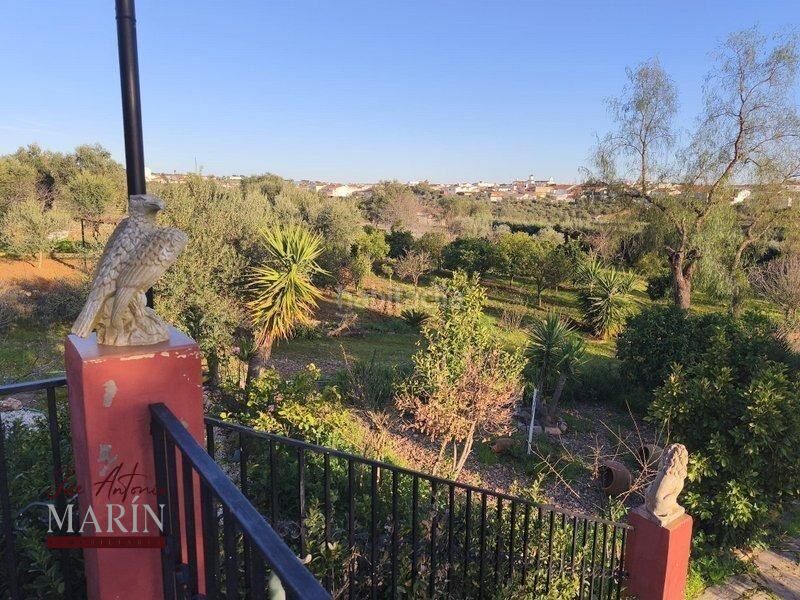 Foto 045564dc-58e6-4b8b-bc96-bdeca0b429b1. Masia amb aparcament a Oeste Mérida