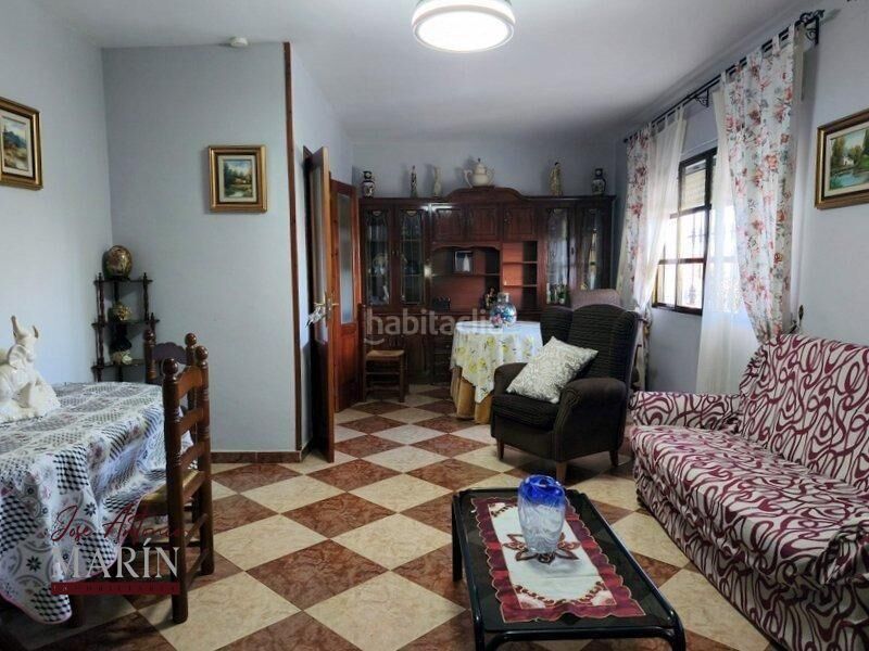 Foto 2467308d-b8a3-494c-88a6-6e5bb7c3ea47. Masia amb aparcament a Oeste Mérida