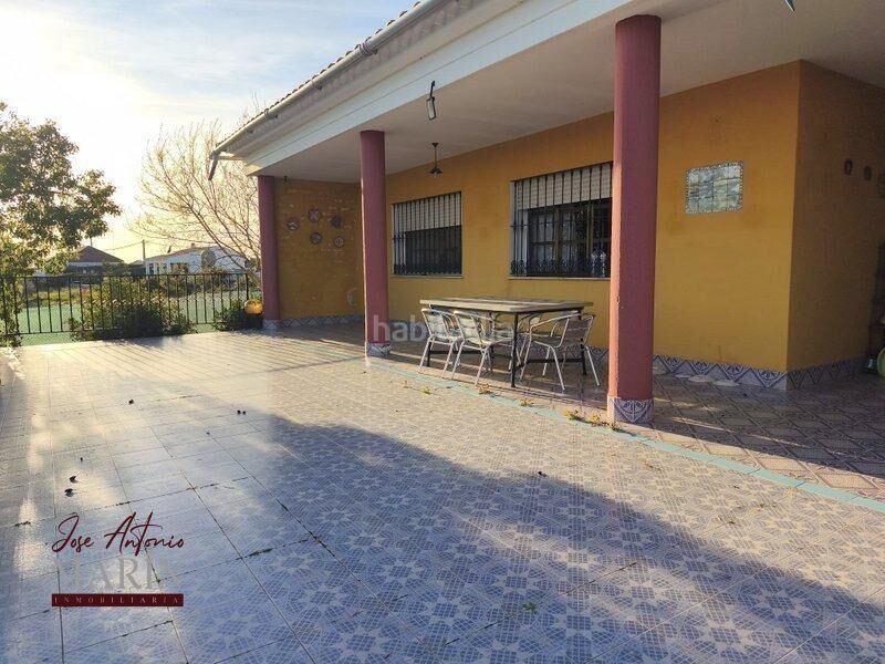 Foto 5a54c872-05f6-4881-b14d-5aa1316114f1. Masia amb aparcament a Oeste Mérida