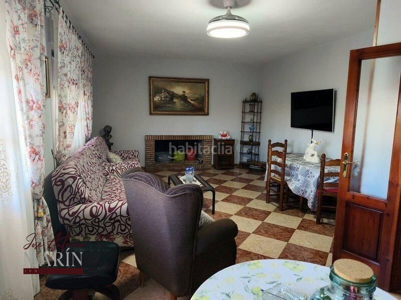 Foto 5f3444dd-5da7-4766-a6b4-e1449c06cbb5. Masia amb aparcament a Oeste Mérida