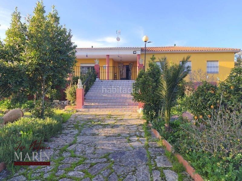 Foto 840c010a-2ee0-4ea4-860d-e7f1ab4161ed. Masia amb aparcament a Oeste Mérida