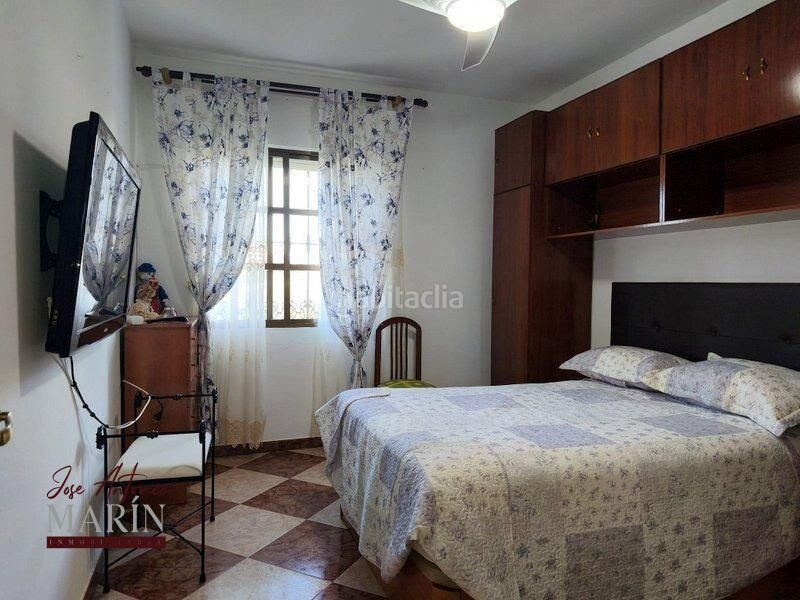 Foto c58f0b21-f193-4a45-b15e-1df40c0d3229. Masia amb aparcament a Oeste Mérida