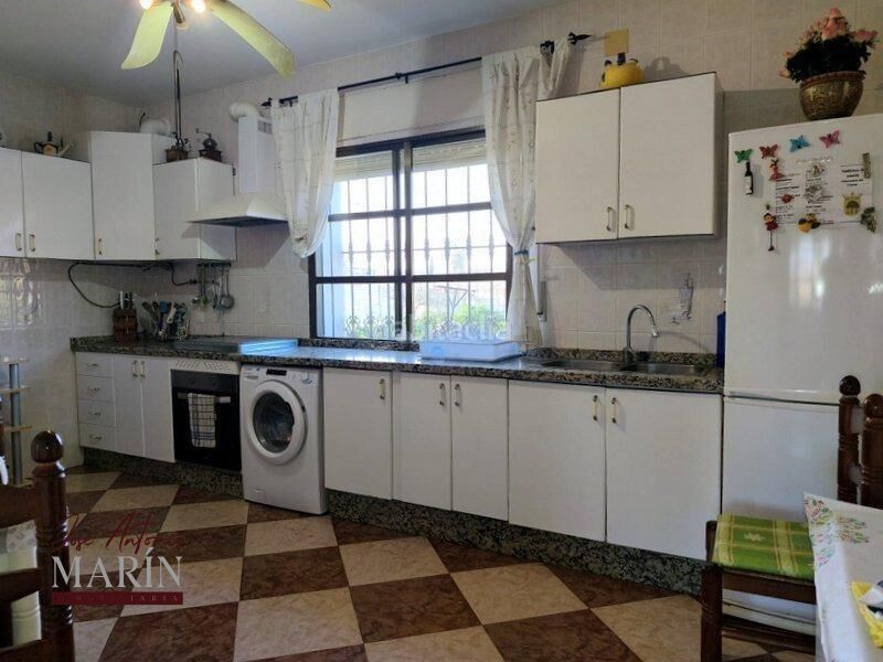 Foto fea41316-d1de-45a1-bae8-09c63aa5a737. Masia amb aparcament a Oeste Mérida