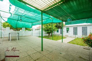 Maison jumelée  Avenida avenida juan sebastián elcano. Adosado en el centro de badajoz con terraza y gran potencial  am
