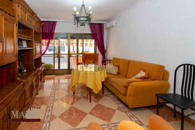 Foto 8d853500-088e-4e39-bcc2-ff20662cb9ce. Casa amb aparcament a Ciudad Jardín Badajoz