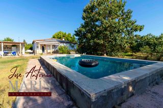 Masia a Dehesilla de Calamón - Campomanes. Parcela casa y piscina en dehesilla de calamon